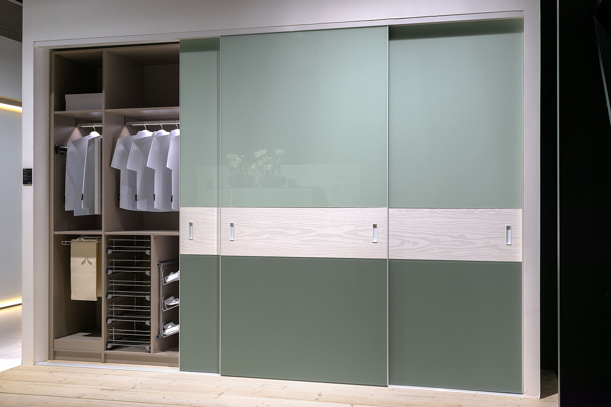 Купить встроенный шкаф-купе